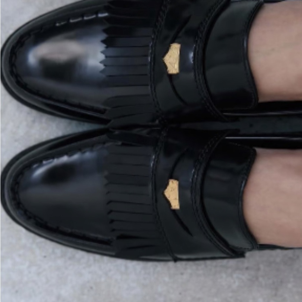 ZARA women black classic METAL TRIM FLAT LOAFERS size 39 (size 8) - Picture 2 of 7